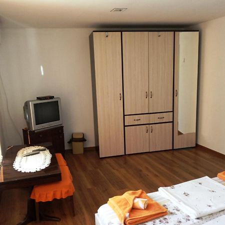 Divna Guest House กรูชูนา ภายนอก รูปภาพ
