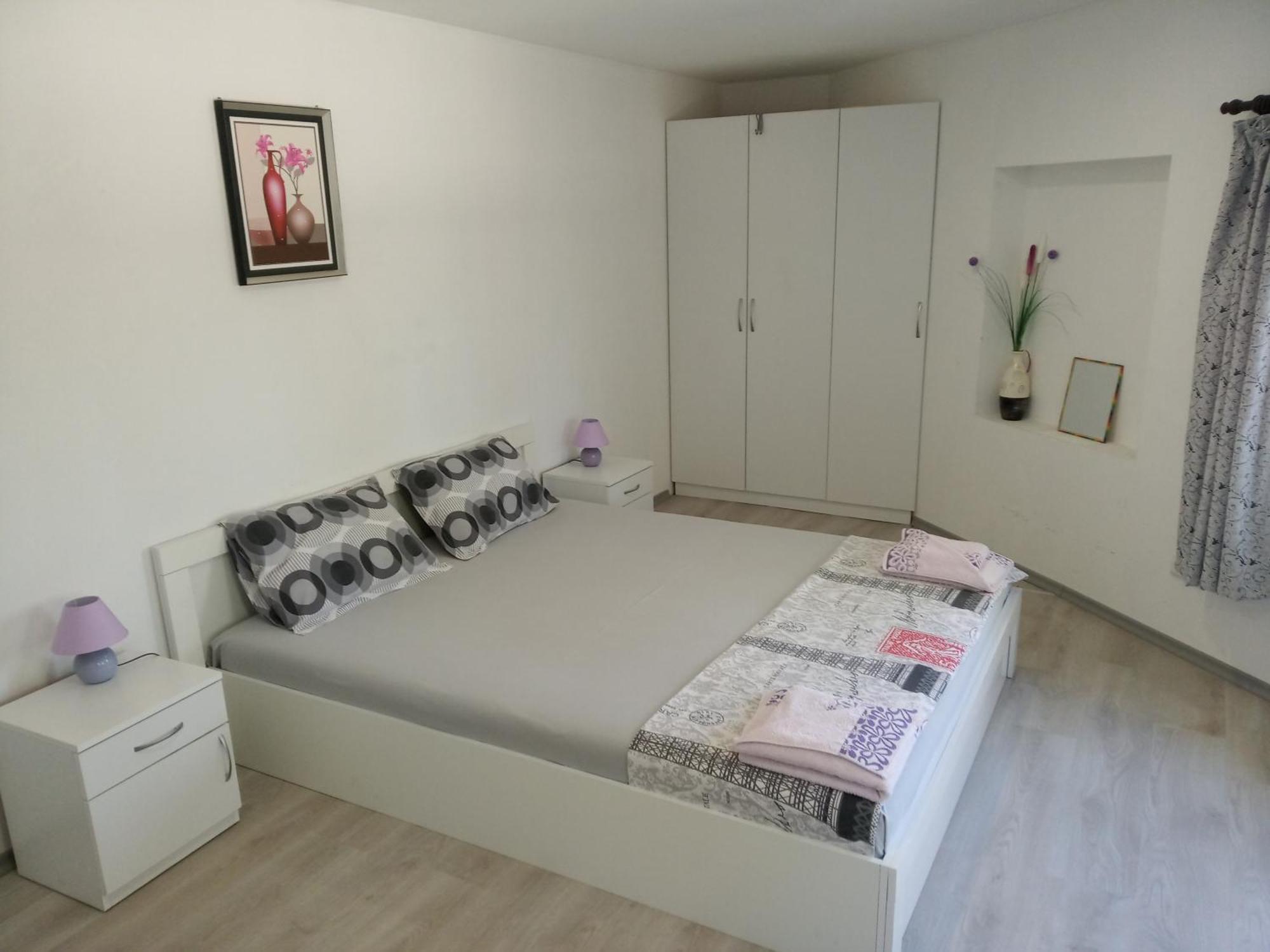 Divna Guest House กรูชูนา ภายนอก รูปภาพ