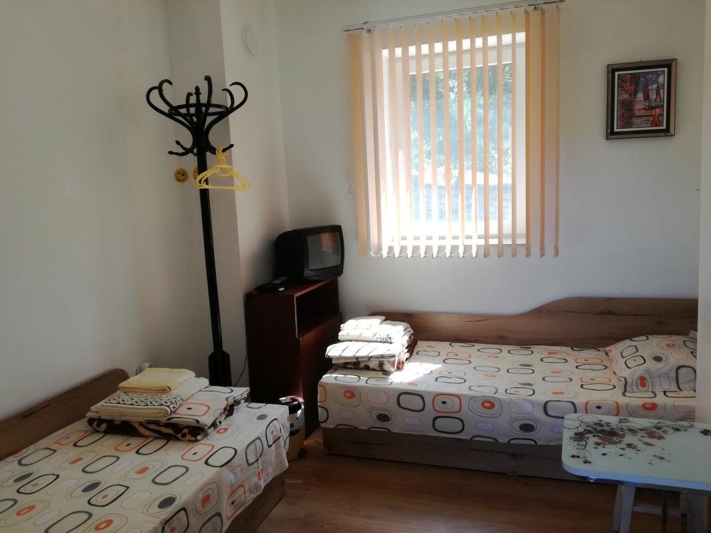 Divna Guest House กรูชูนา ภายนอก รูปภาพ